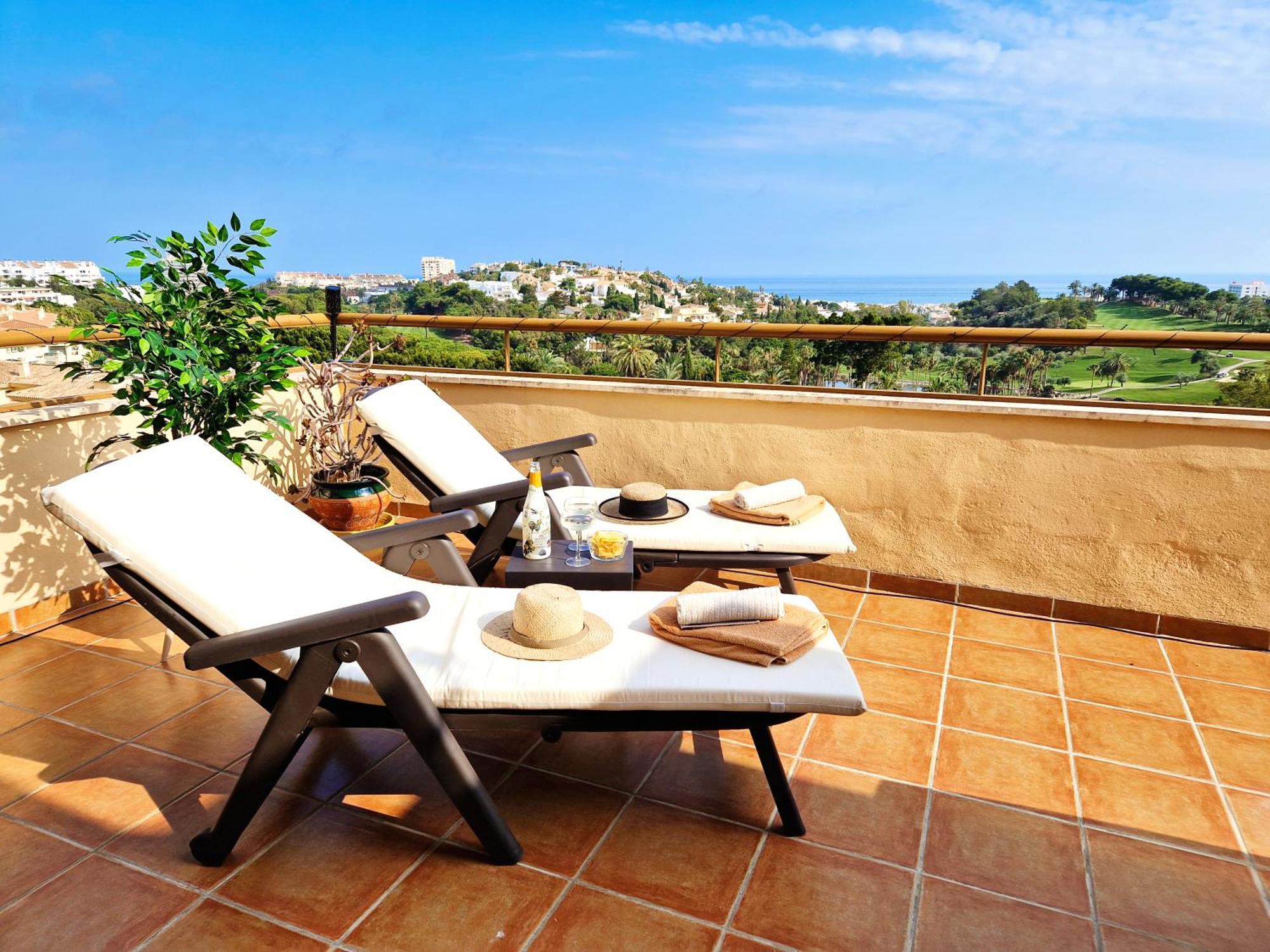Penthouse Benalvistas Torregolf Seaview Apartment Benalmadena Ngoại thất bức ảnh